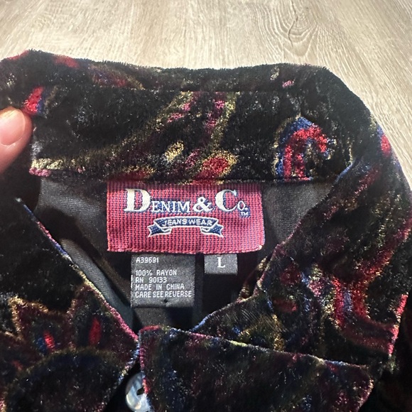 SOLD Y2K Denim&Co Black and Red Paisley Velvet Womens Shirt Size L - Picture 2 of 2